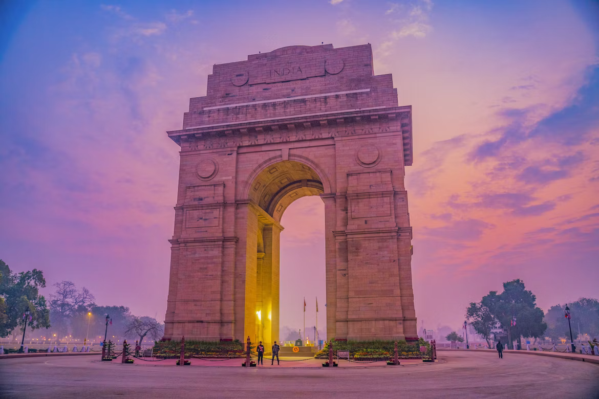 India Gate and National Museum in New Delhi – educational excursion